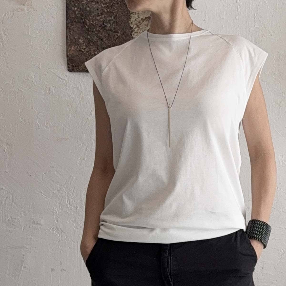 White Be top / חולצת בי לבנה - studio oh design