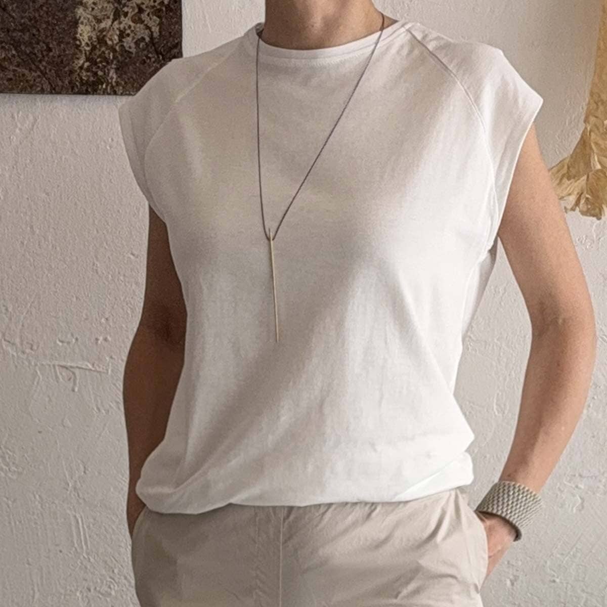 White Be top / חולצת בי לבנה - studio oh design