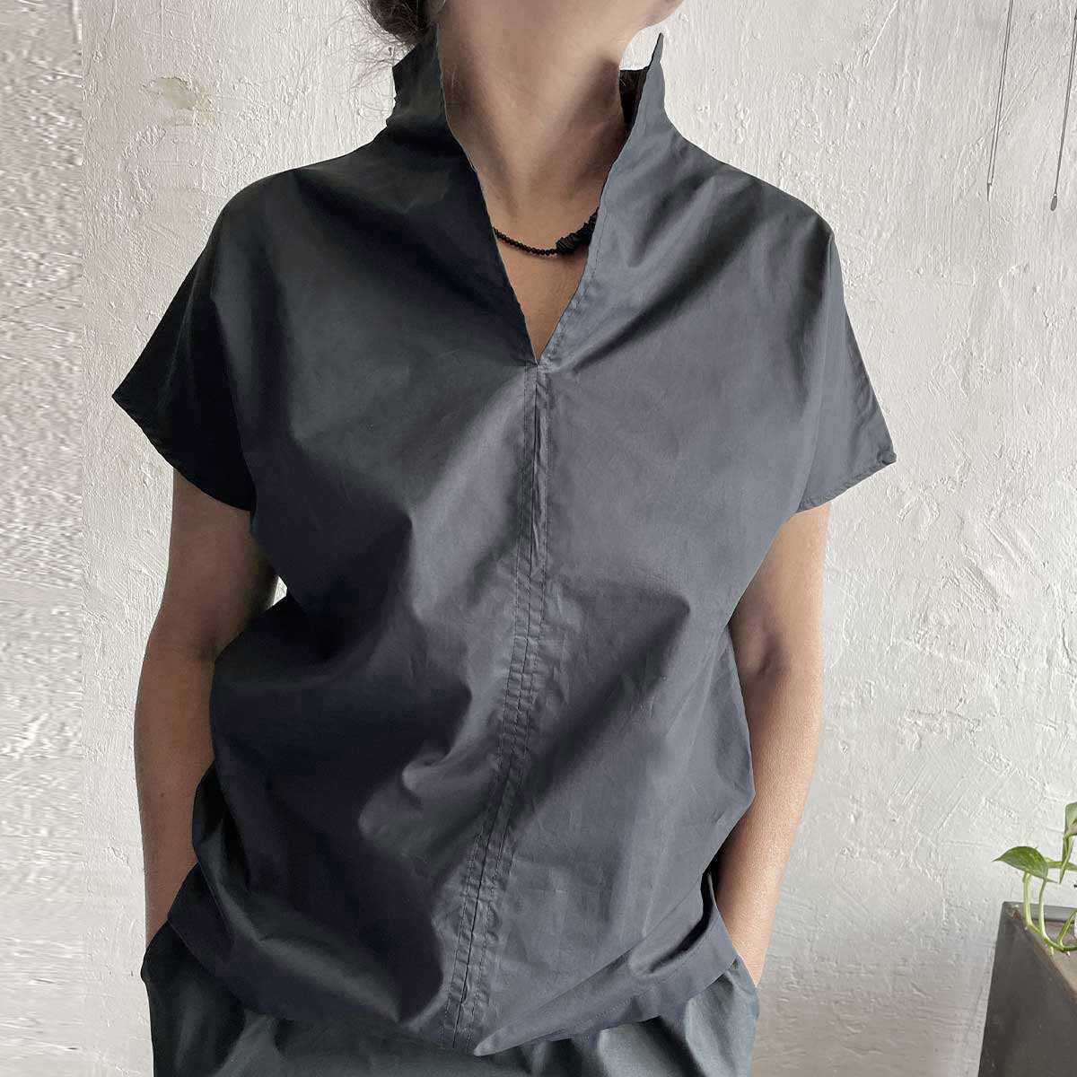 blue Q TOP / חולצת קיו -כחולה קצרה - studio oh design