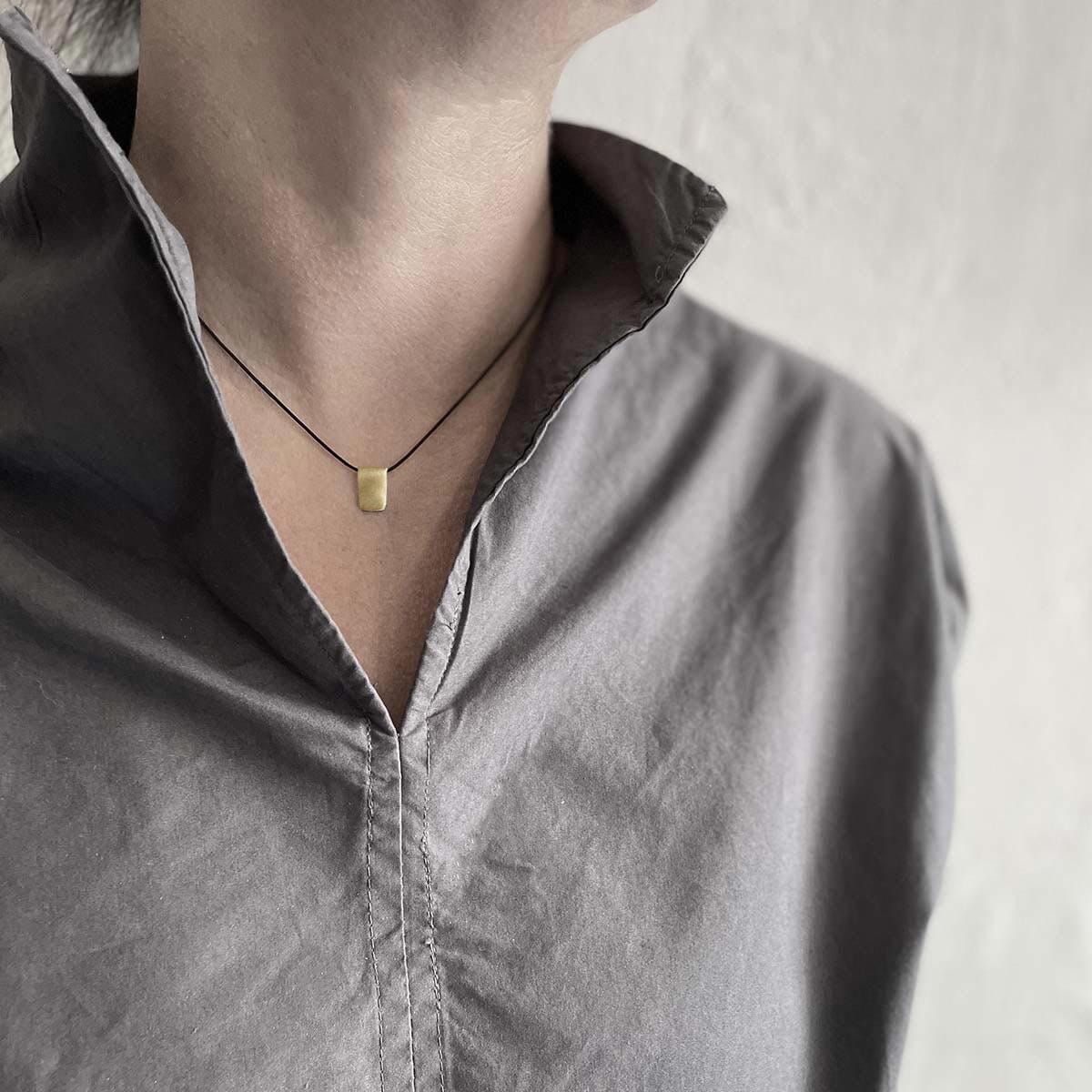 18K GOLD PLATED flag necklace / שרשרת דגל ציפוי זהב - studio oh design
