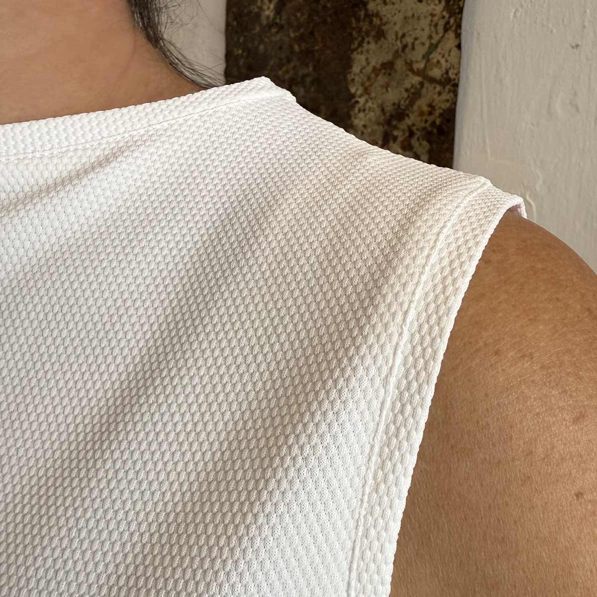 white holy top / חולצת הולי לבנה - studio oh design