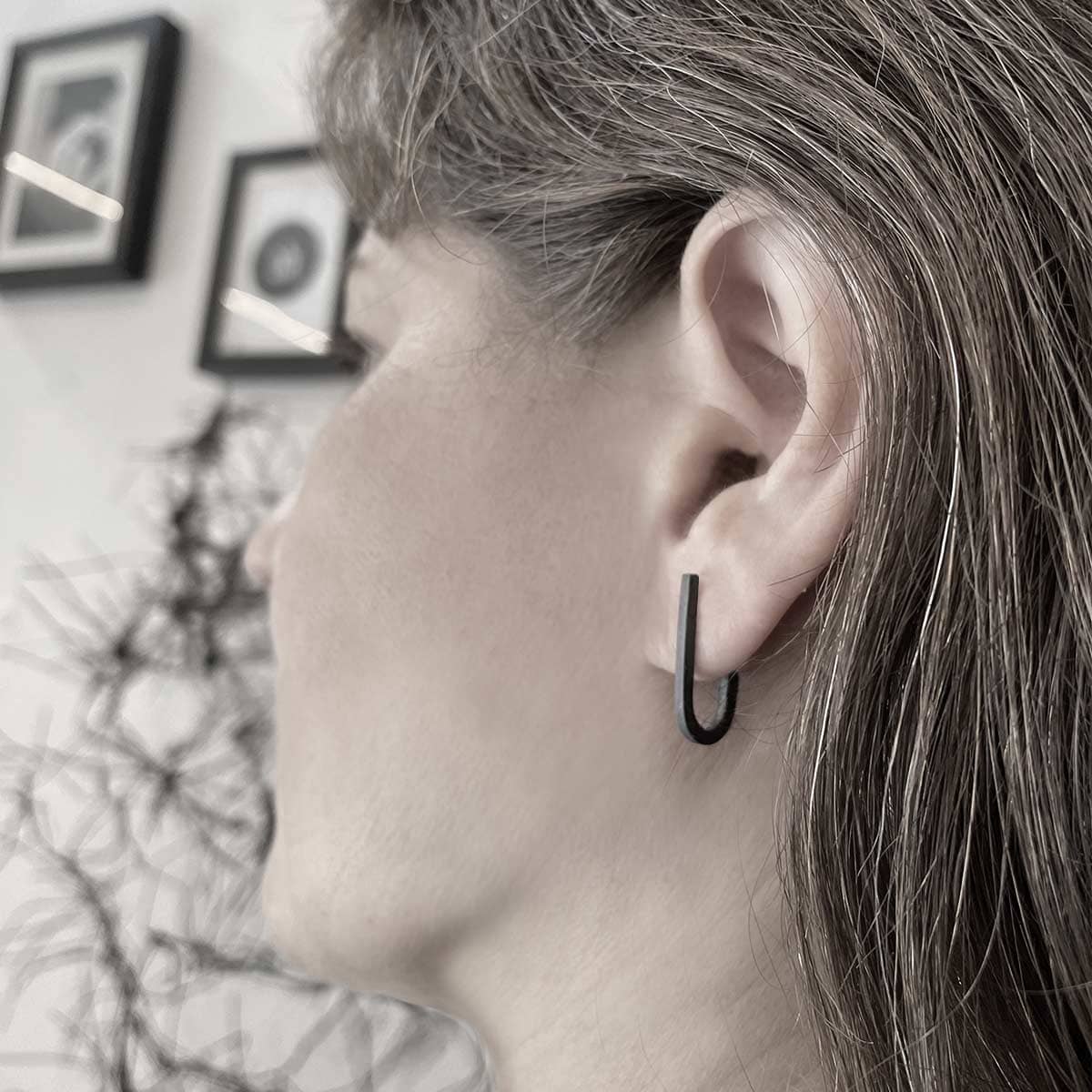 middle size narrow J earrings / צרים אורך ביניים J עגילי - studio oh design