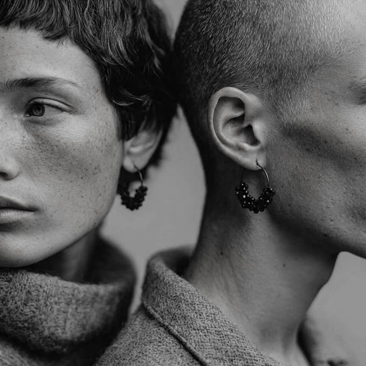 Black nevo earrings / עגילי נבו שחורים