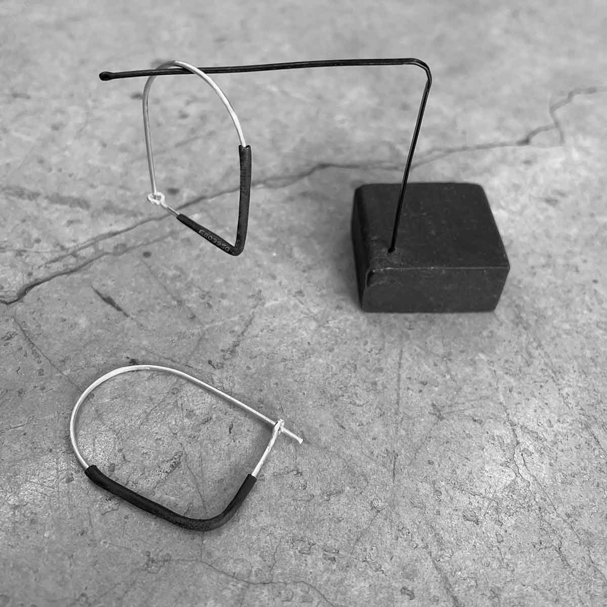 Black D earrings / שחורים D עגילי - studio oh design