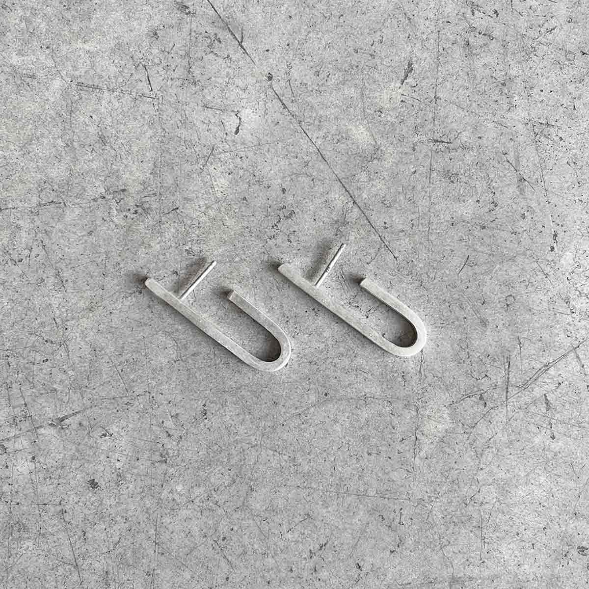 large narrow J earrings / צרים גדולים J עגילי - studio oh design