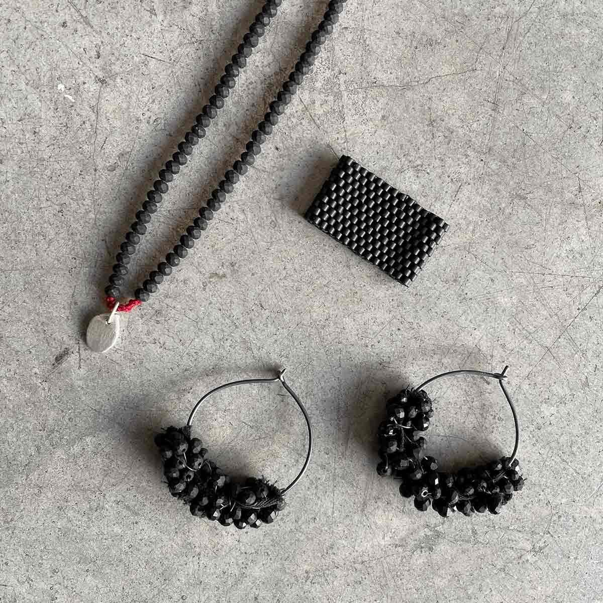 Crystal necklace with silver pendant / שרשרת קריסטלים עם תליון בכסף - studio oh design