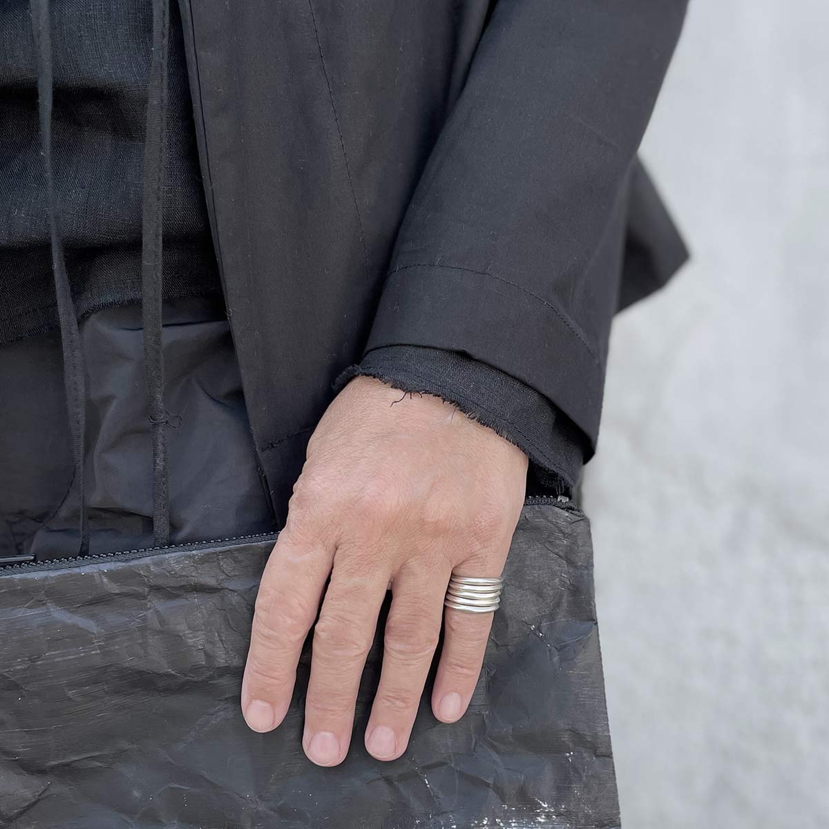 black linen top / חולצת פשתן שחורה - studio oh design