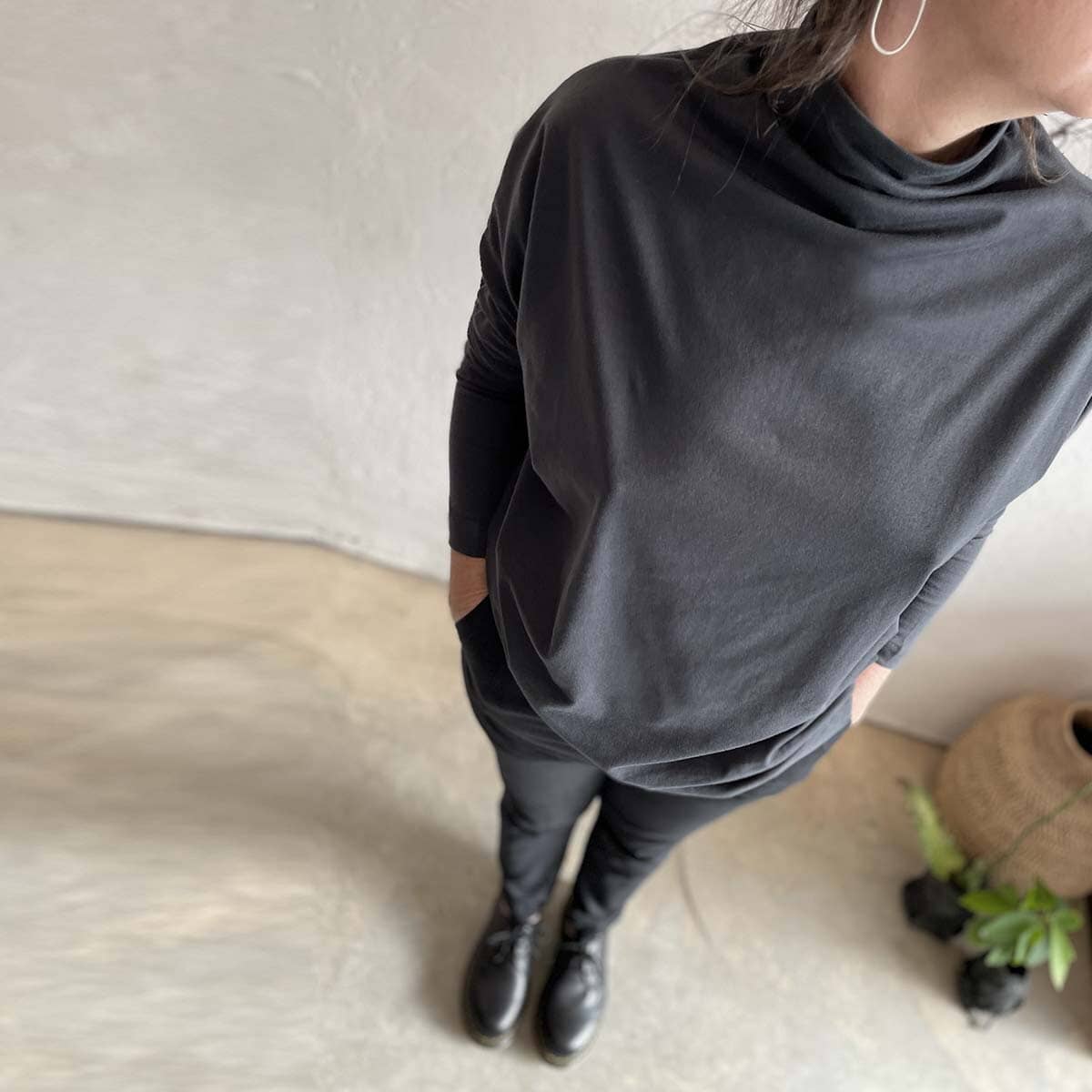 smoky gray long poly top / חולצת פולי ארוכה באפור מעושן - studio oh design