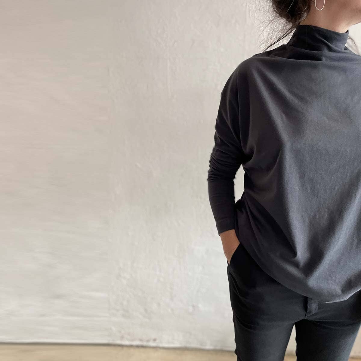 smoky gray long poly top / חולצת פולי ארוכה באפור מעושן - studio oh design