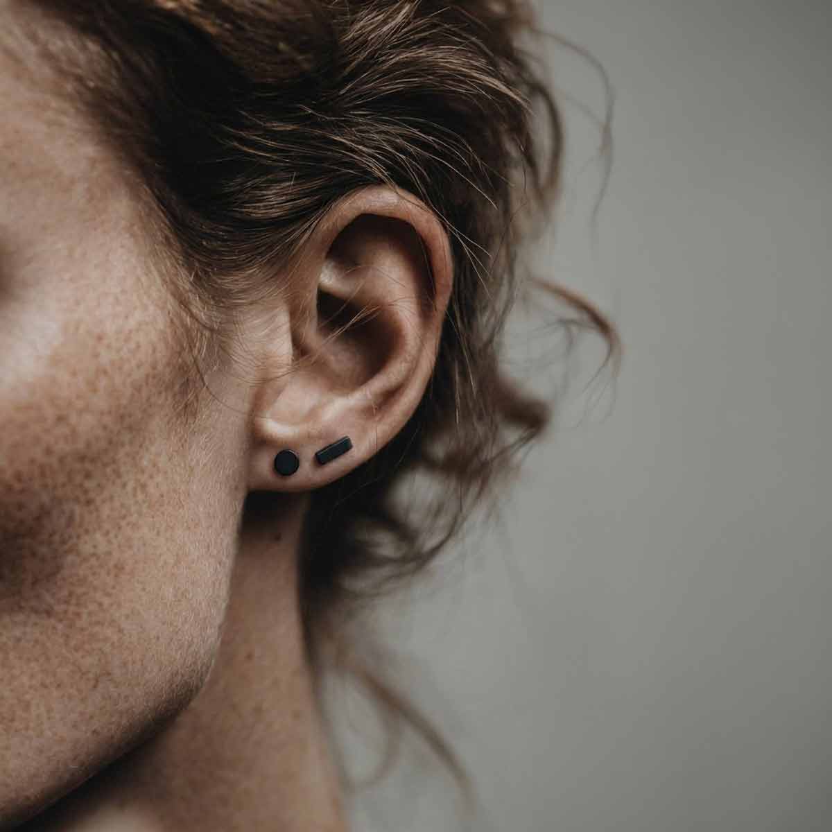 4mm Flat Stud Earrings / unisex / עגילי עיגול 4 מ"מ - כסף מושחר - studio oh design