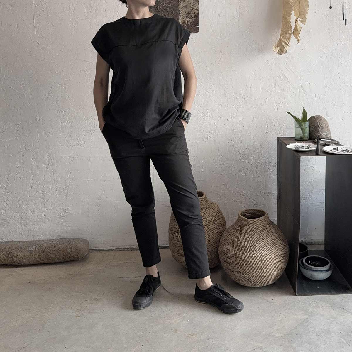 black Athena top OS / OS חולצת אתנה שחורה - studio oh design