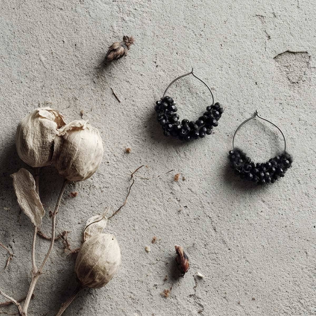 Black nevo earrings / עגילי נבו שחורים