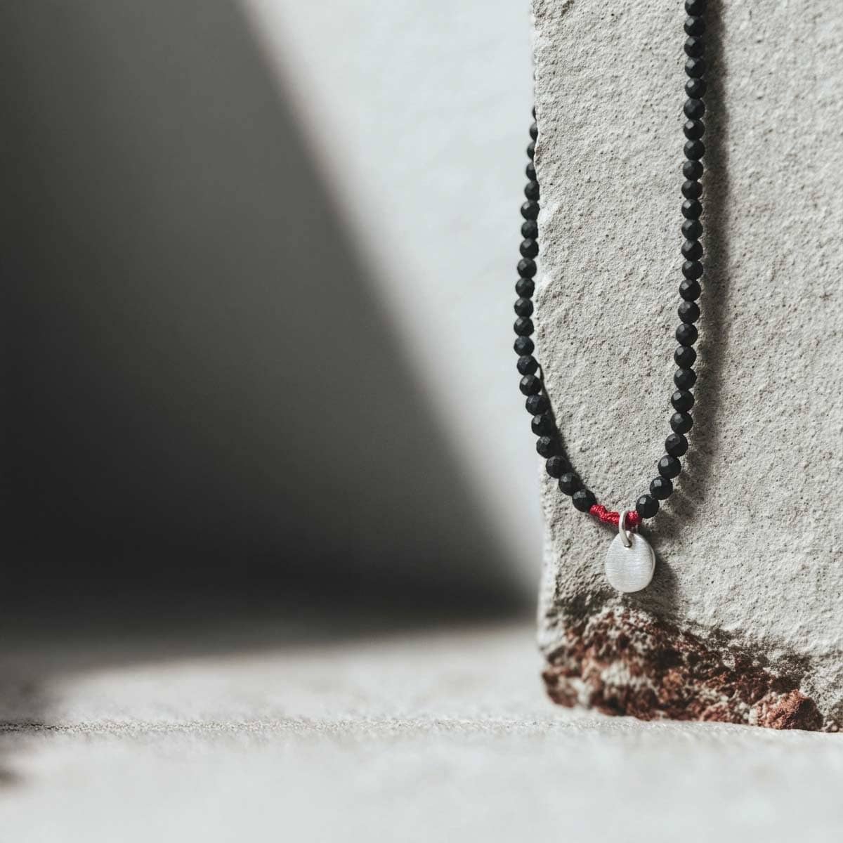 Crystal necklace with silver pendant / שרשרת קריסטלים עם תליון בכסף - studio oh design