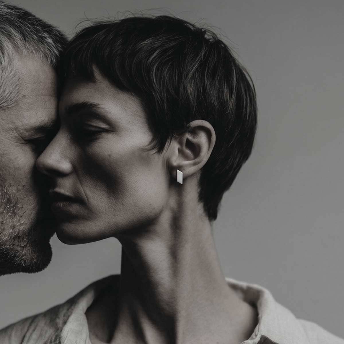 Diagonal stripe earrings / עגילי פס אלכסוני - studio oh design