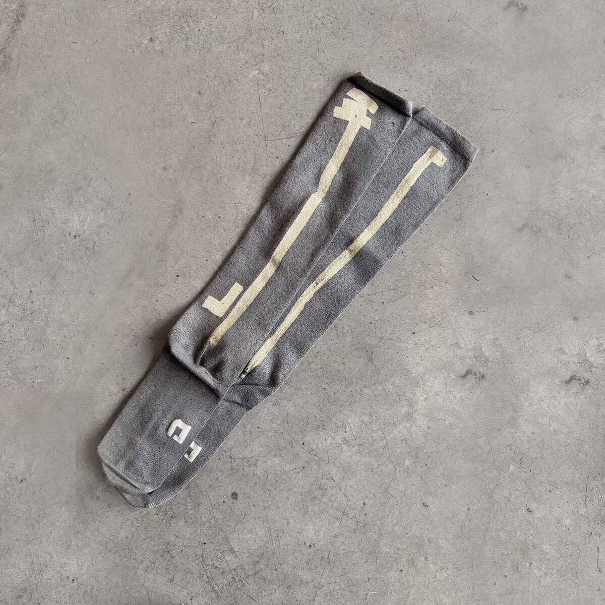 Hand Printed socks - dark gray / גרביים גבוהים בעבודת יד - אפור כהה - studio oh design