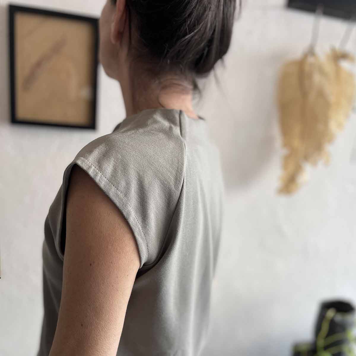 Khaki Be top /  חולצת בי חאקי - studio oh design