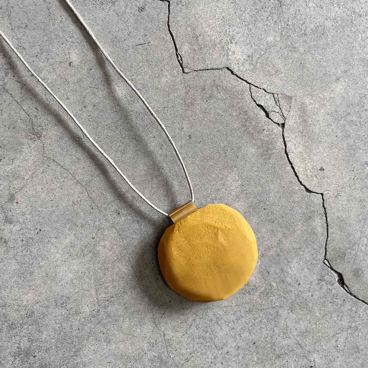 Mustard circle Necklace / שרשרת עיגול חרדל - studio oh design