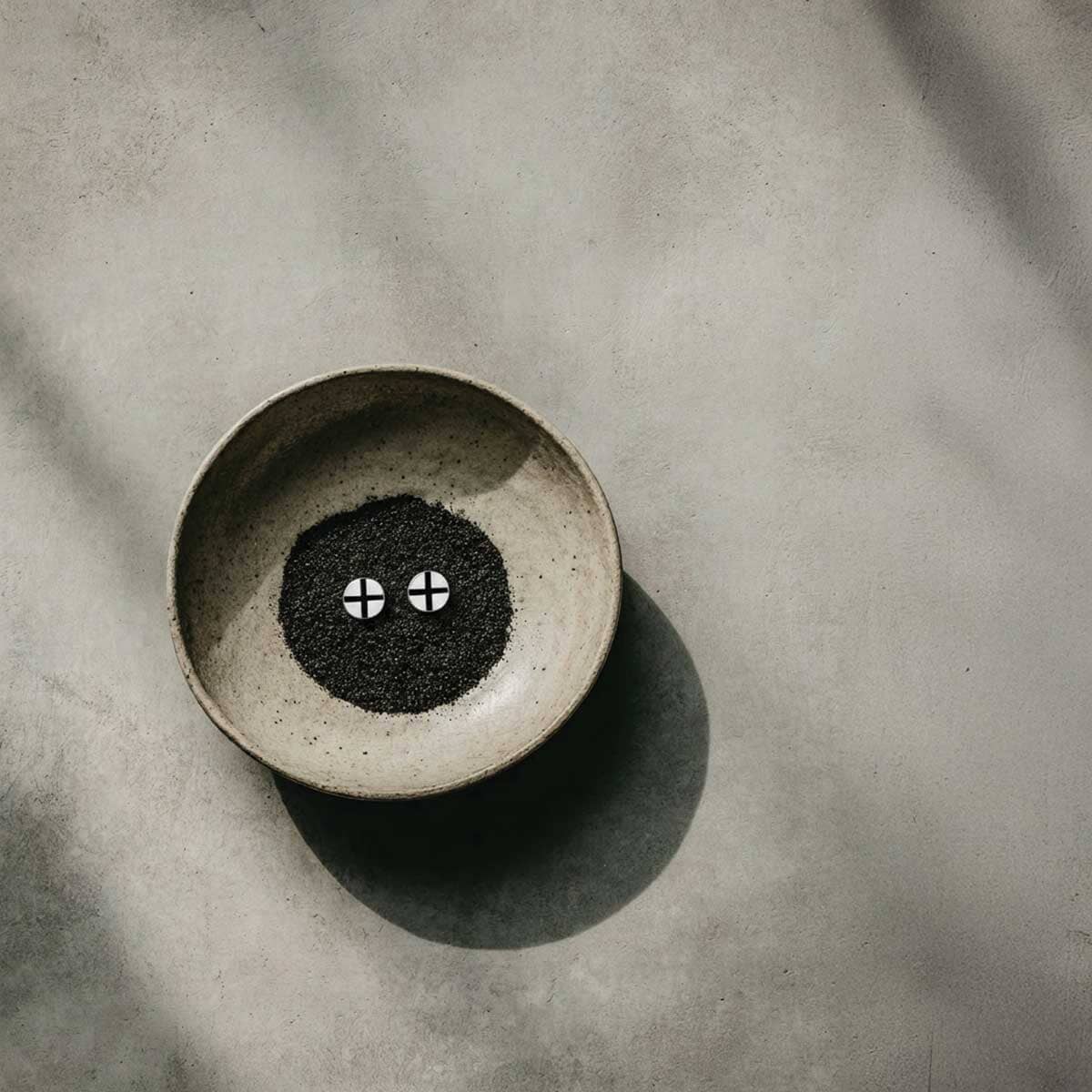 Disc X earrings / עגילי דיסק איקס - studio oh design