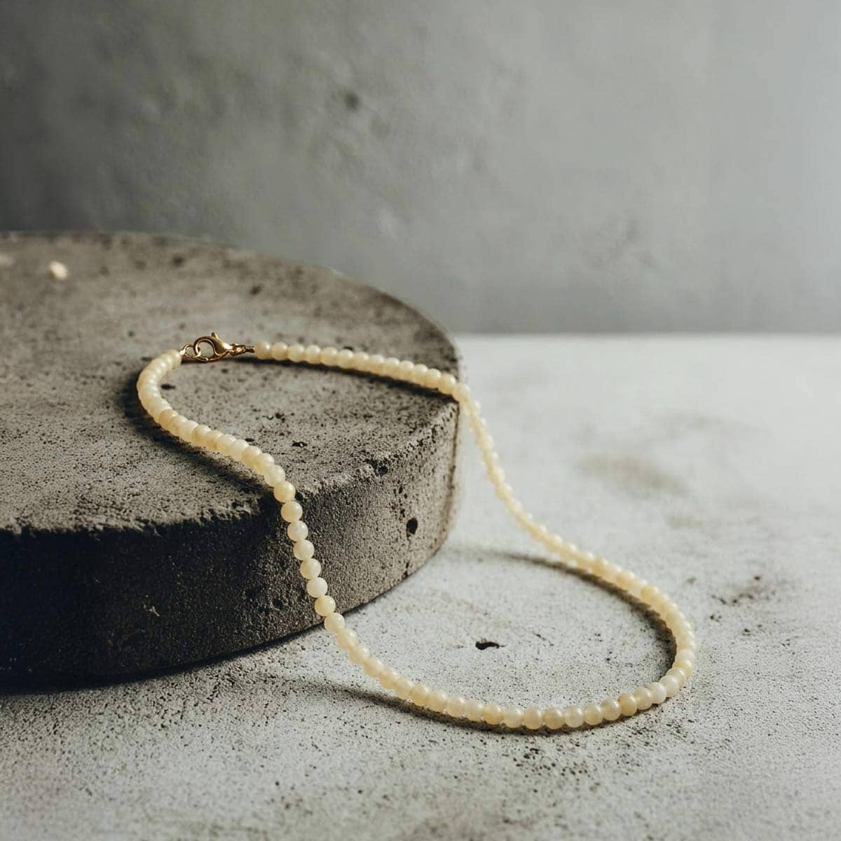 cream jade necklace / שרשרת חרוזי ג'ייד קרם - studio oh design