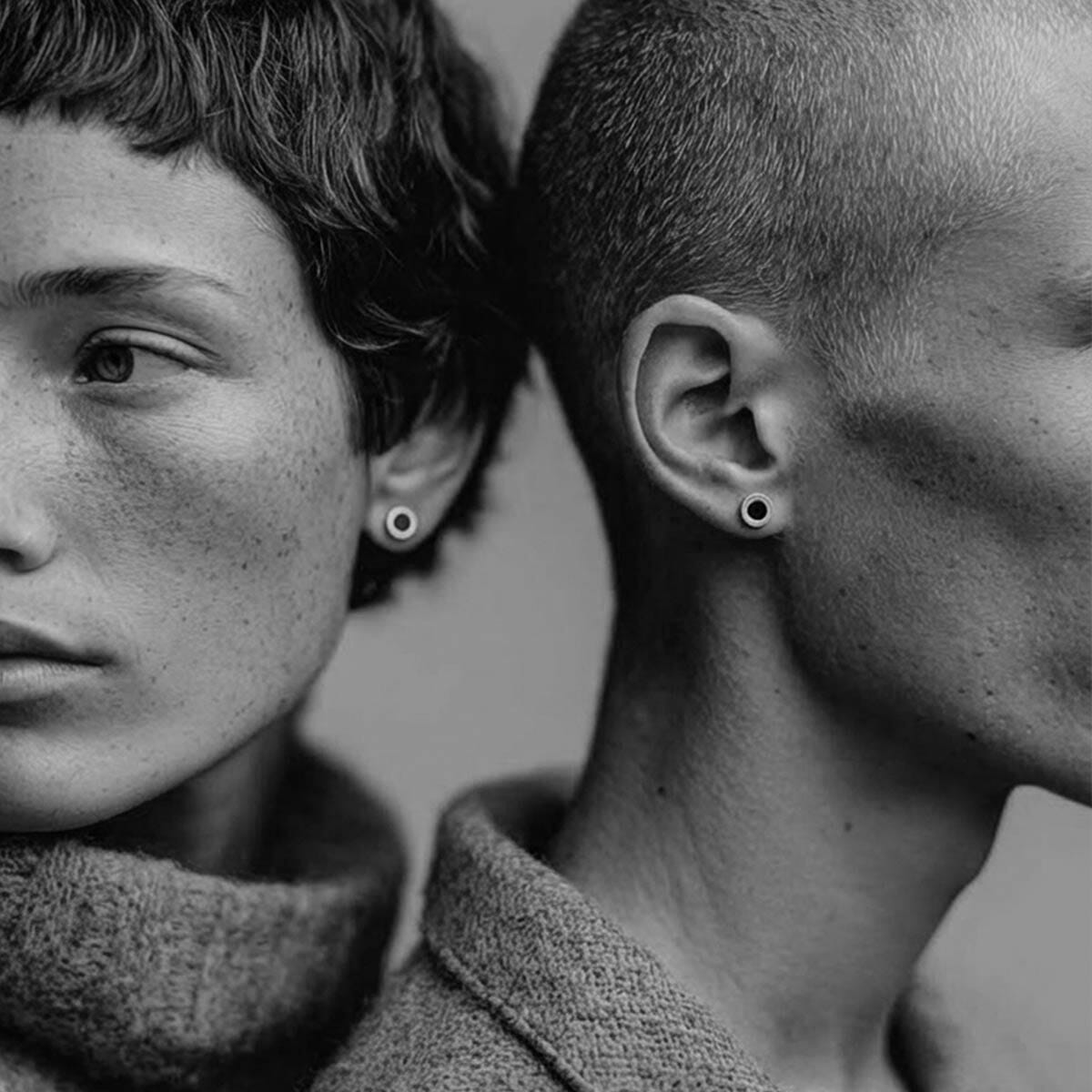 Disc circle earrings /  עגילי דיסק עיגול