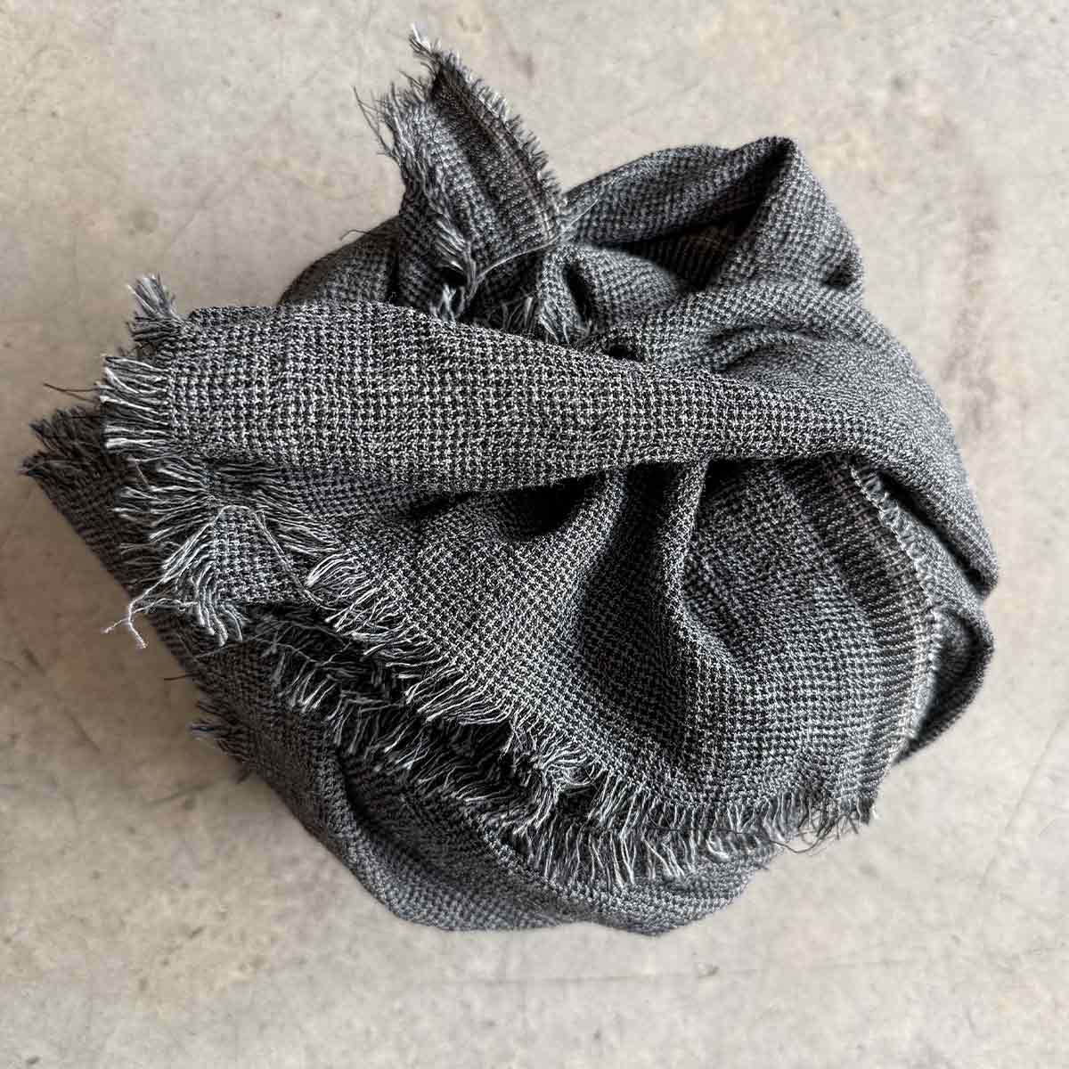 Gray plaid scarf / צעיף - אפור שחור משבצות - studio oh design