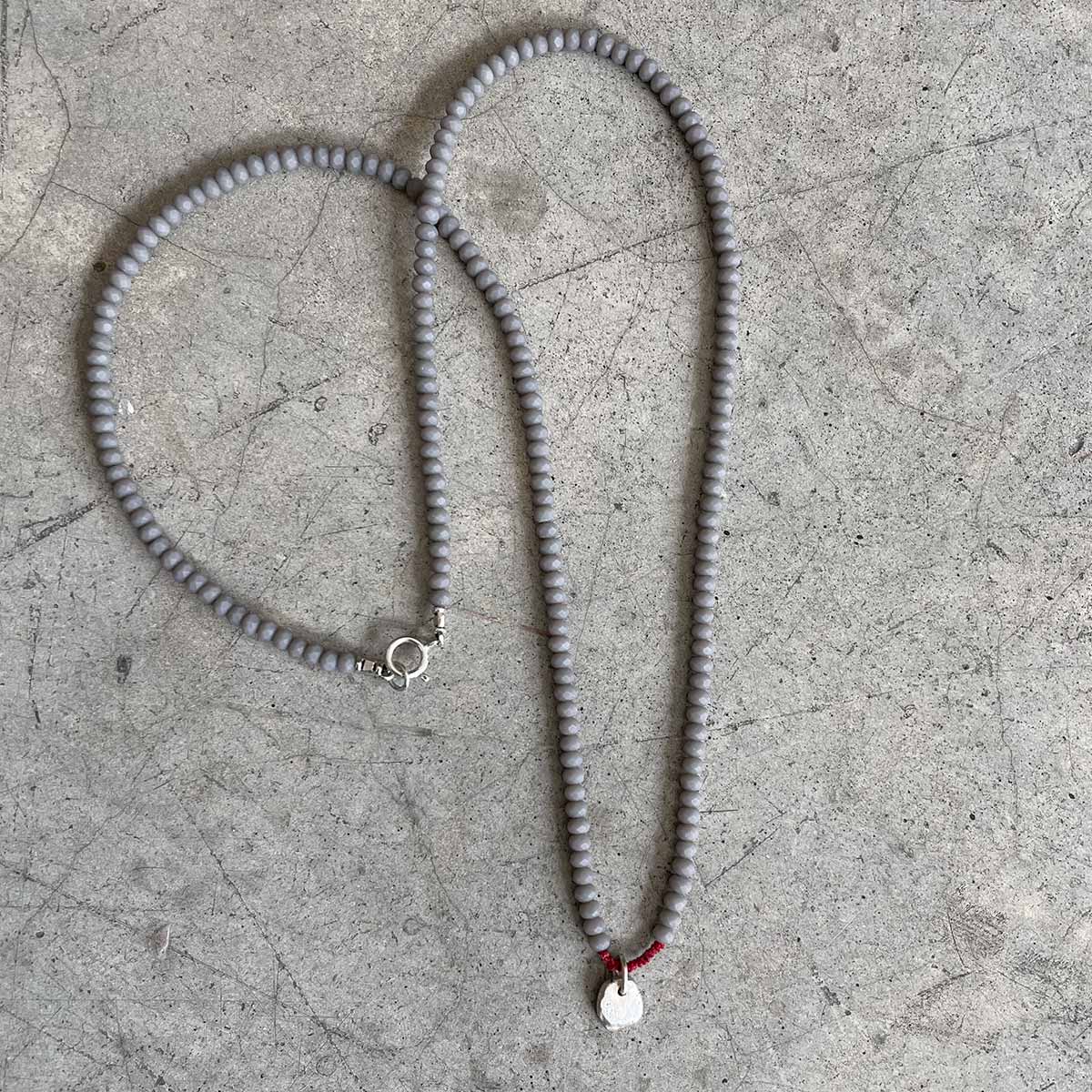 gray Crystal necklace with silver pendant / שרשרת קריסטלים אפורים עם תליון בכסף - studio oh design
