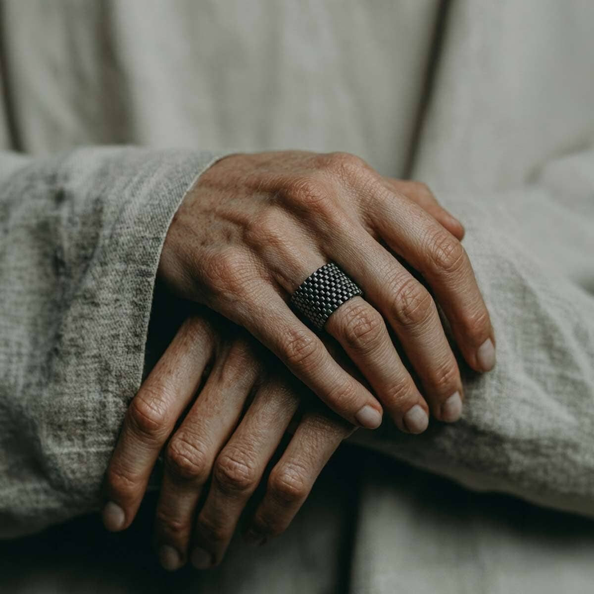 green/blue beads ring / טבעת חרוזים סרוגה ירוק/כחול - studio oh design