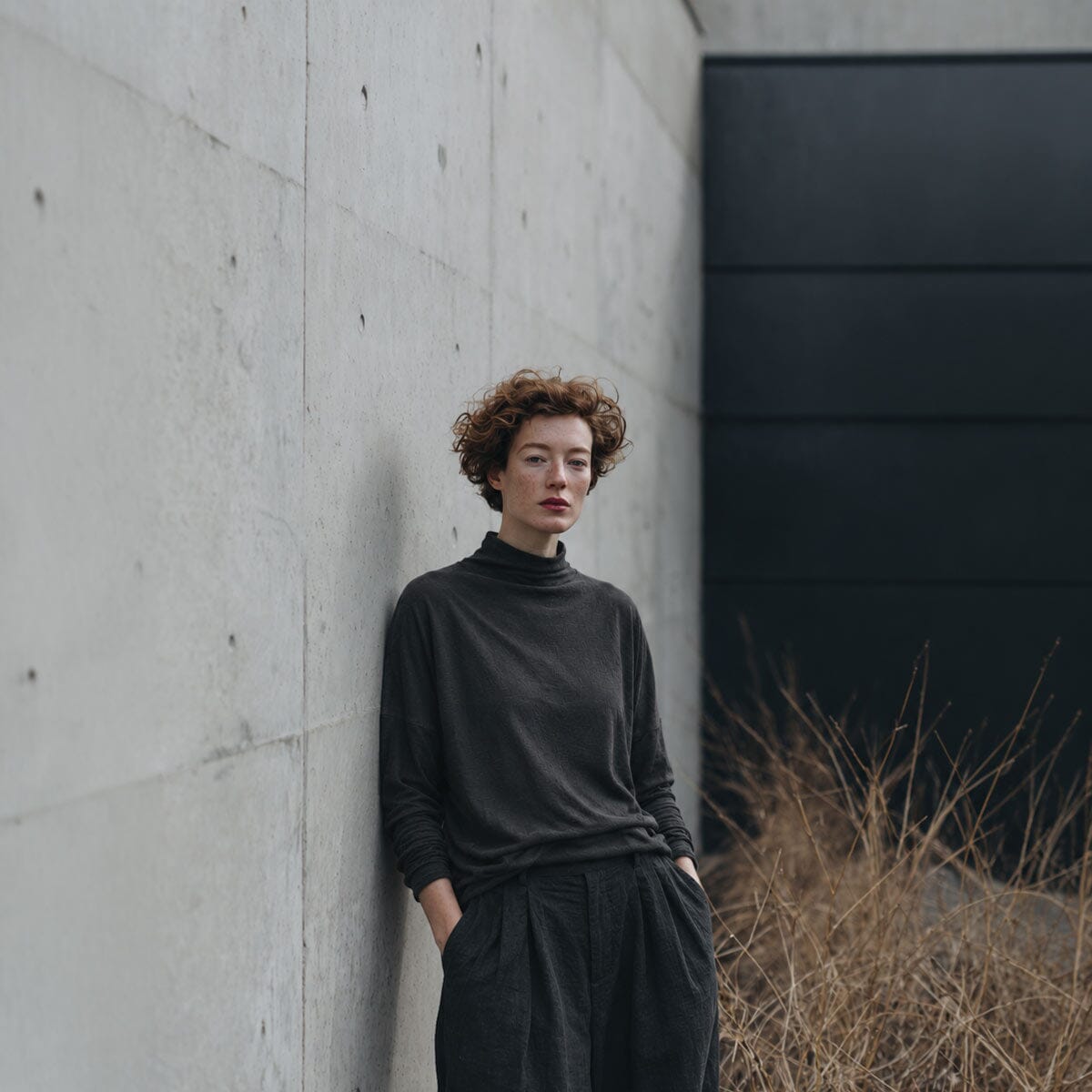 Long-sleeve dark gray poly  top  / OS  חולצת פולי ארוכה באפור כהה