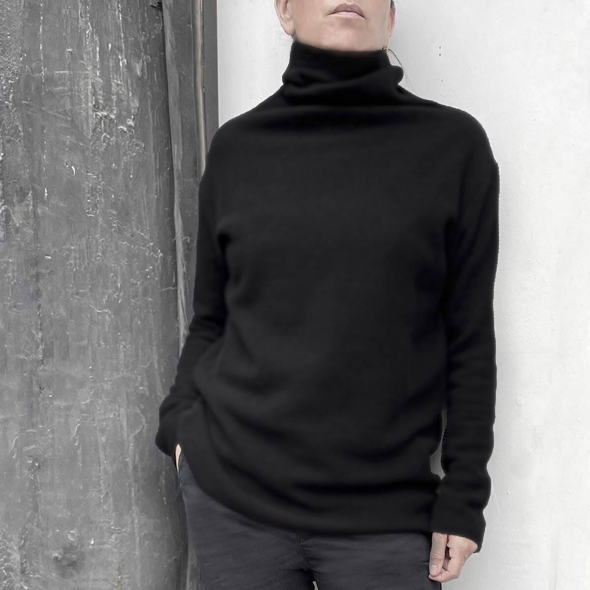 neska black TURTLENECK TOP / נסקה גולף שחור - studio oh design