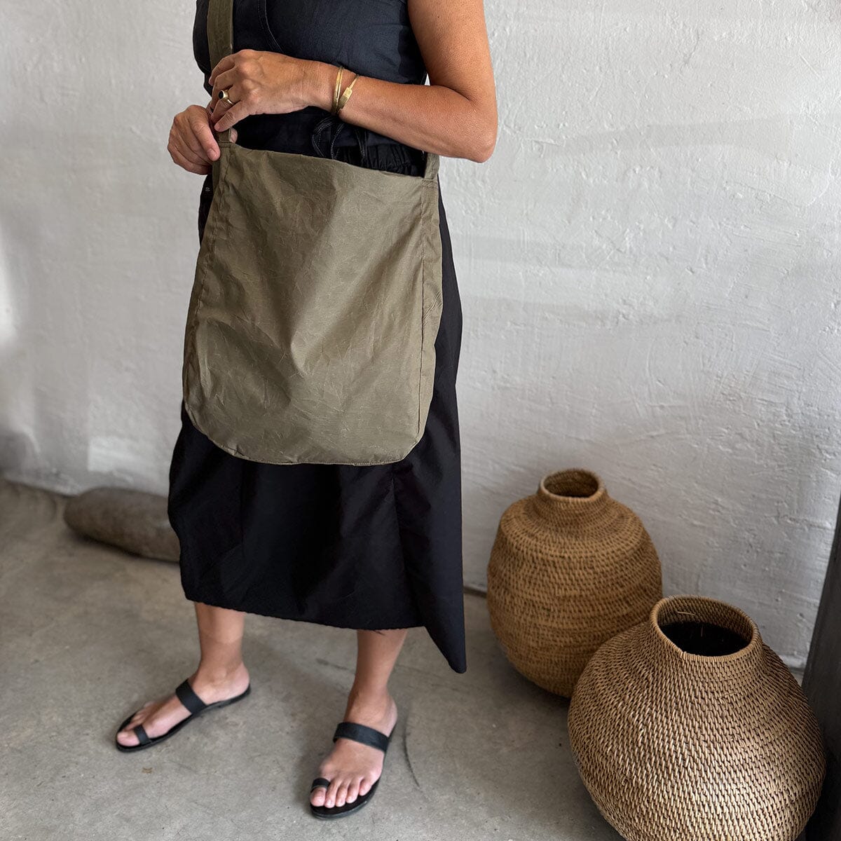 green side bag / תיק צד ירוק צבאי - studio oh design