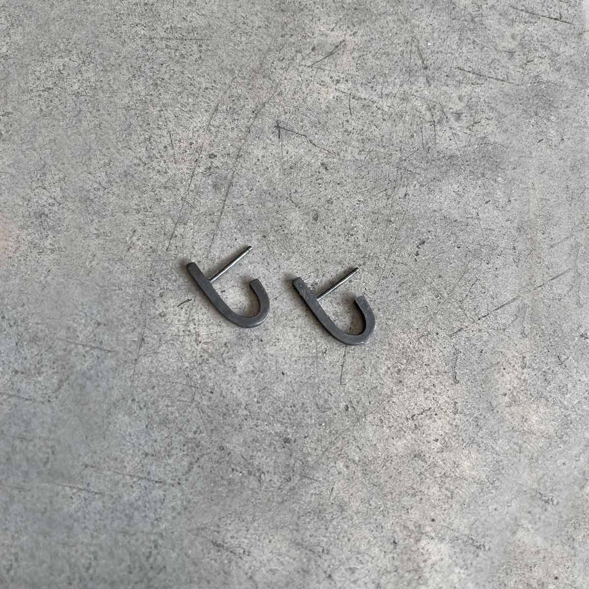 small narrow J earrings /  צרים קטנים J עגילי - studio oh design