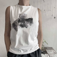 Hand painted miti top  /  חולצת מיתי לבנה מצוירת בעבודת יד - studio oh design