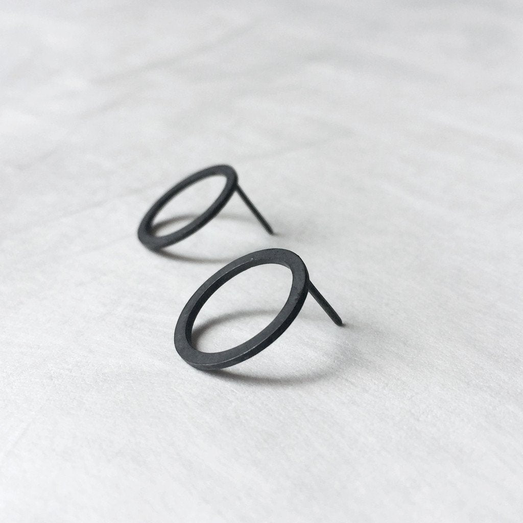 15mm Open Circle Earrings / unisex / עגילי פי קטן - יוניסקס - studio oh design