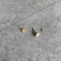 3mm GOLD PLATED stud Earrings / unisex / עגילי עיגול 3 מ"מ בציפוי זהב - studio oh design