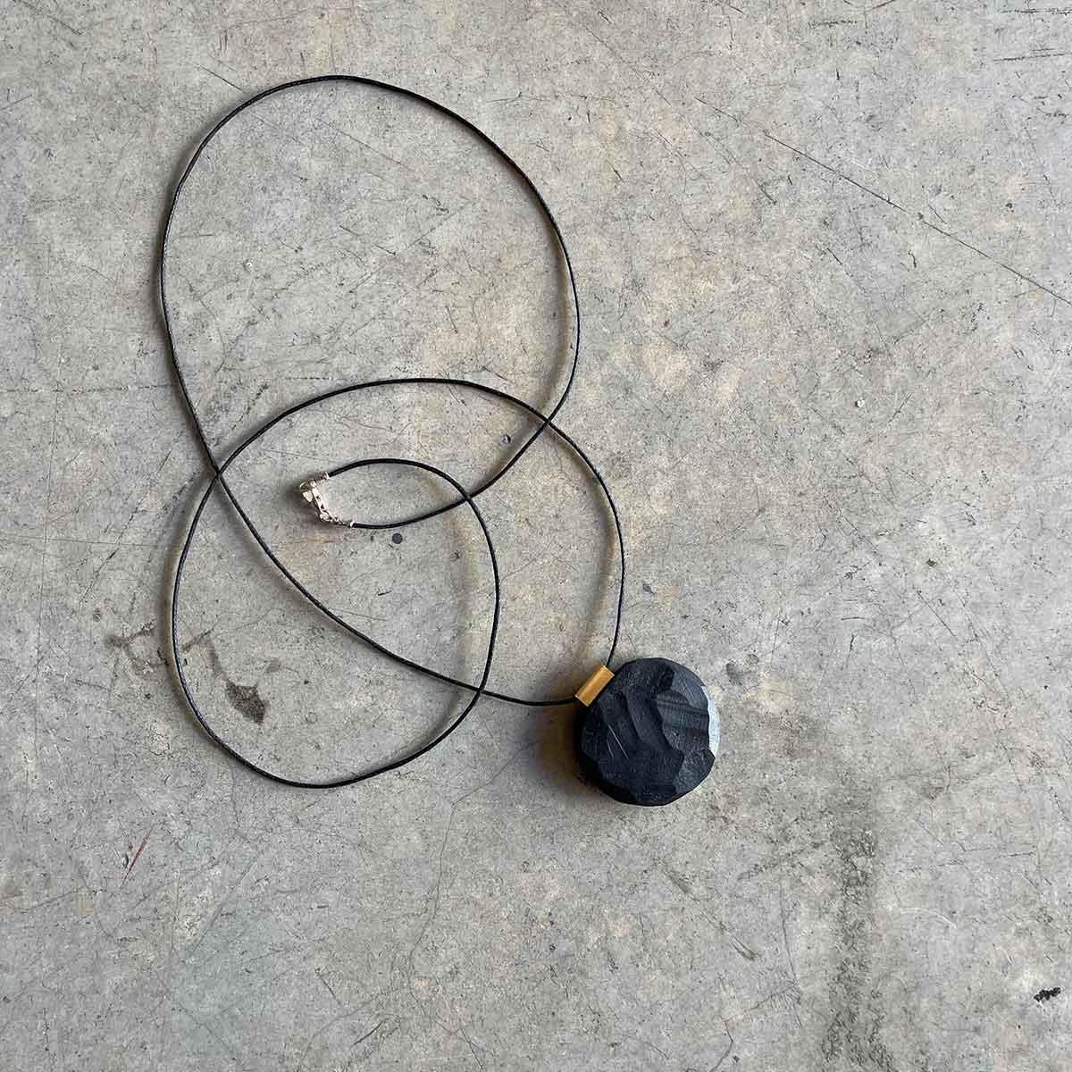 Flat circle Necklace / שרשרת עיגול שטוח שחור - studio oh design