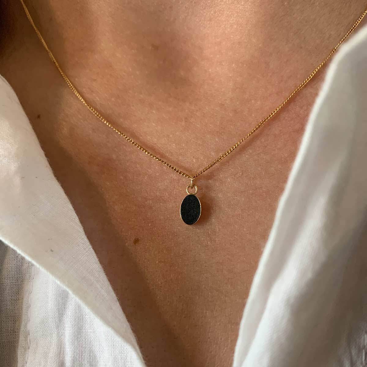 Tiny oval necklace / שרשרת אליפסה גולדפילד - studio oh design
