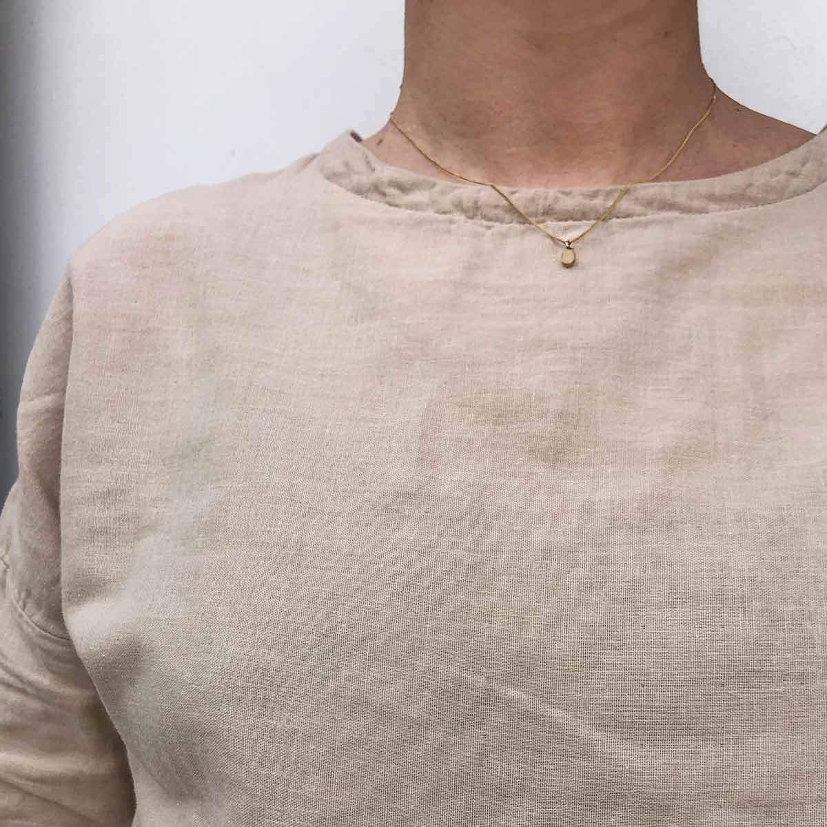 wheat Tiny oval necklace / שרשרת אליפסה גולדפילד עם פולימר בגוון חיטה - studio oh design