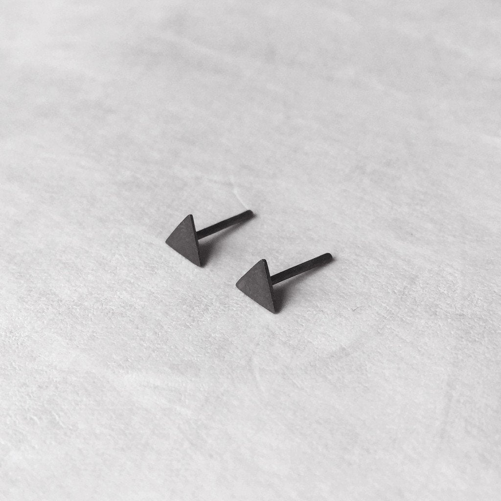 Silver Triangle Stud Earrings / unisex / עגילי משולש צמודים - studio oh design