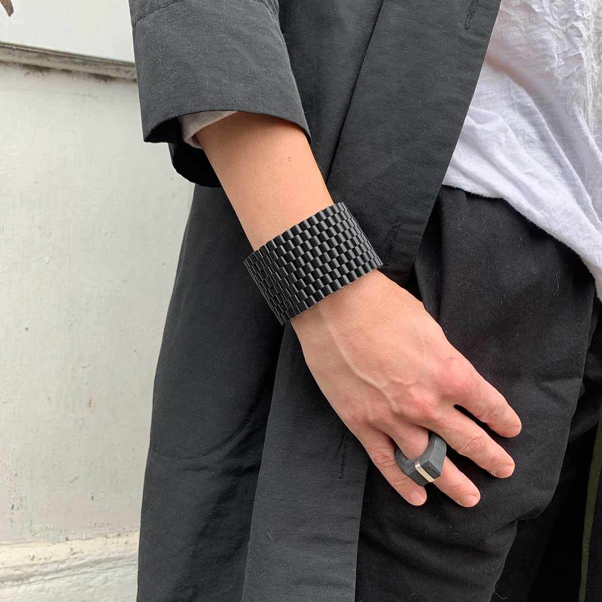 Woven cuff bracelet - צמיד חרוזים ארוג - studio oh design