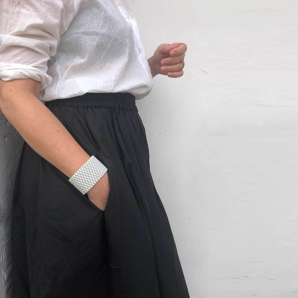 Woven cuff bracelet - צמיד חרוזים ארוג - studio oh design