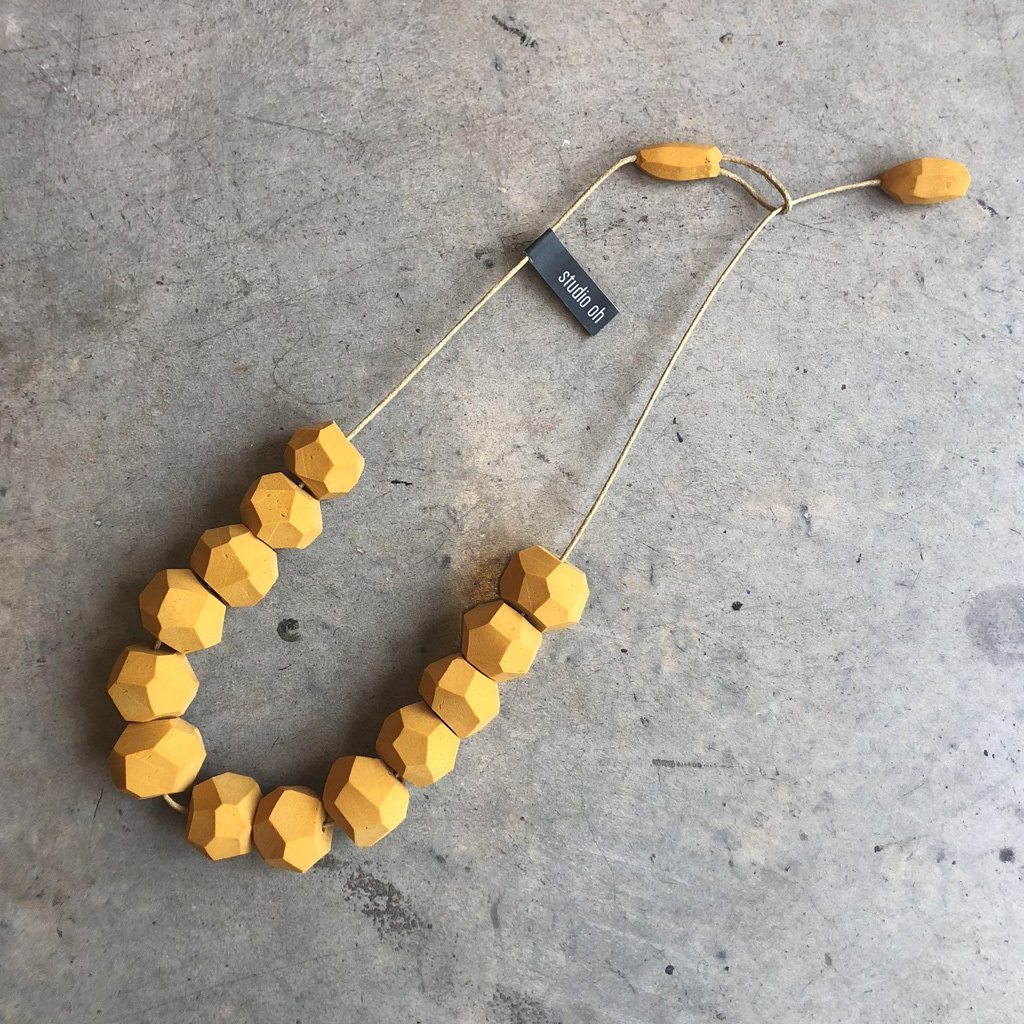 beads necklace / שרשרת חרוזים בחוט חשוף - studio oh design