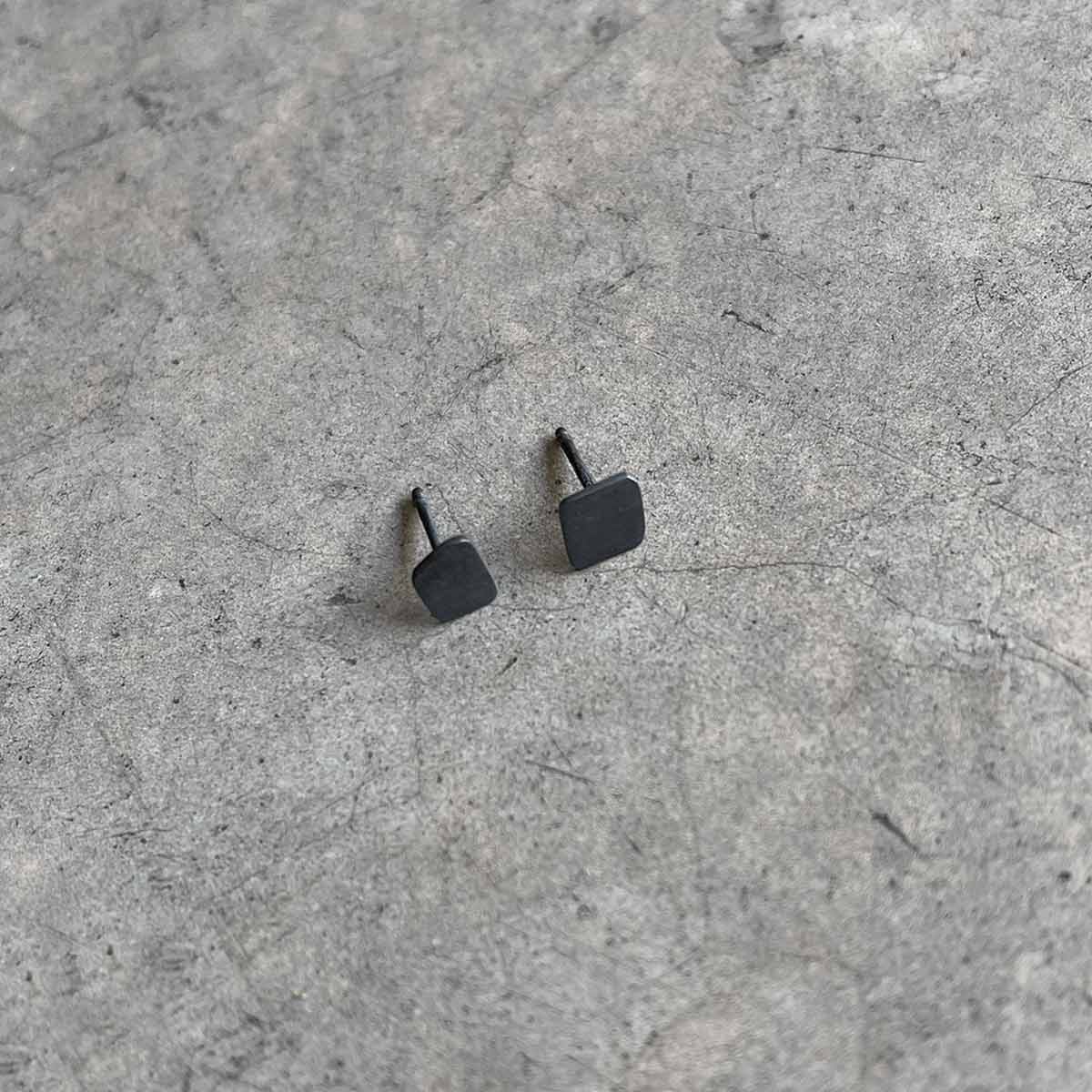 Amorphous square earrings /  עגילי ריבוע אמורפי - studio oh design