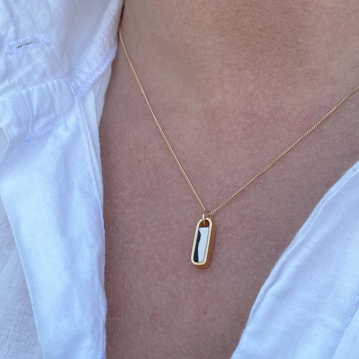 black and white necklace / שרשרת שחור לבן - studio oh design