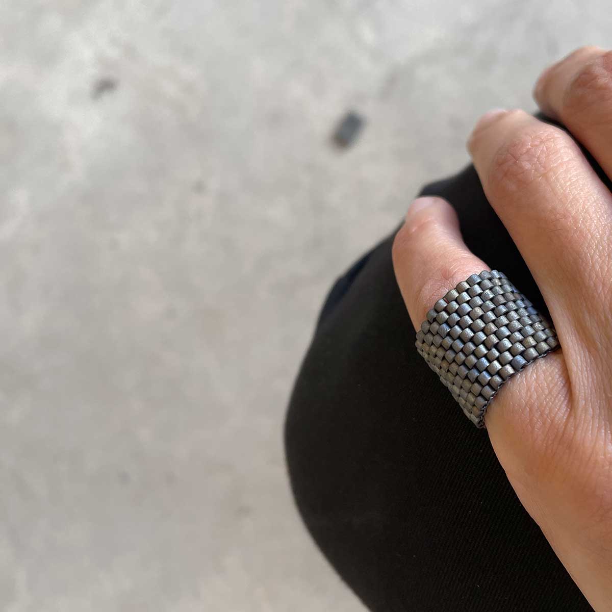 green/blue beads ring / טבעת חרוזים סרוגה ירוק/כחול - studio oh design