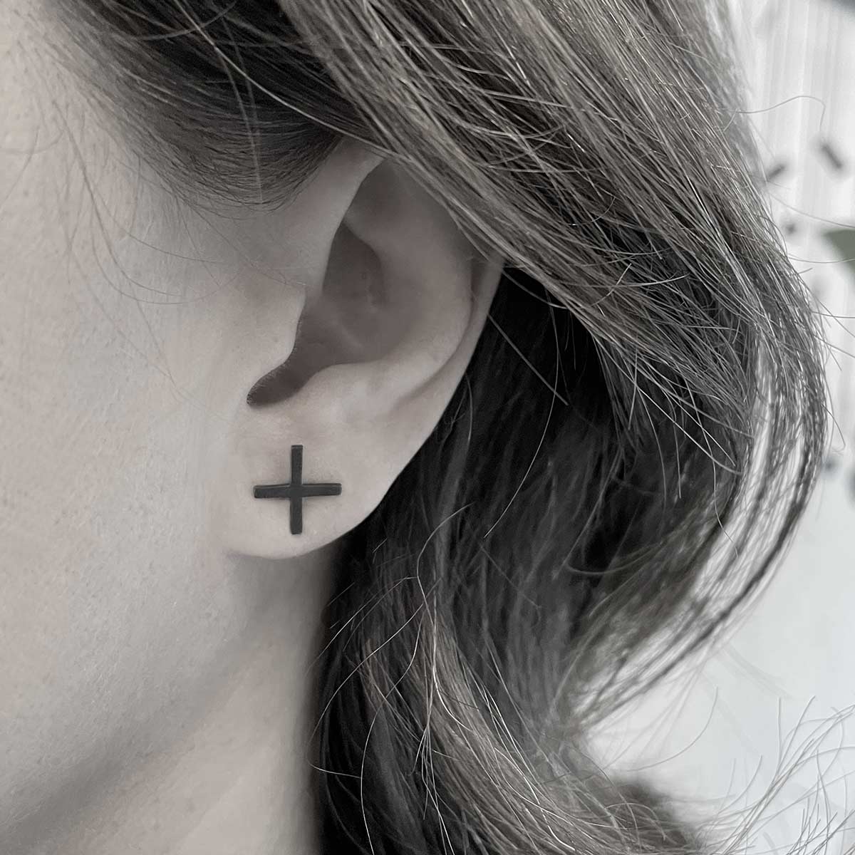 Medium X earrings / עגילי איקס בינוני - studio oh design