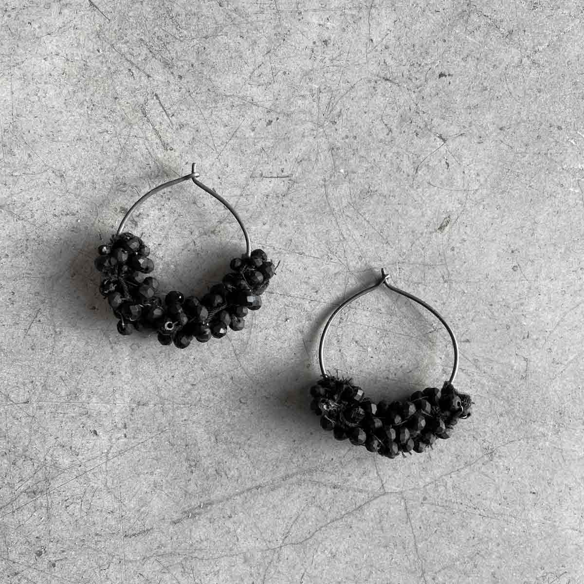 Black nevo earrings / עגילי נבו שחורים - studio oh design