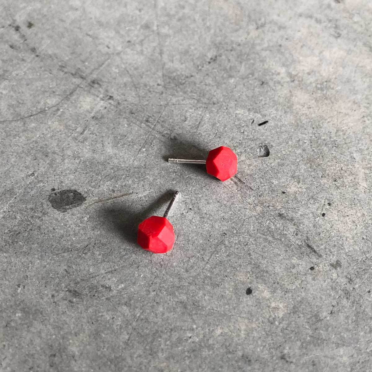 RED polymer gem stud earrings / עגילי פולימר אדומים - studio oh design
