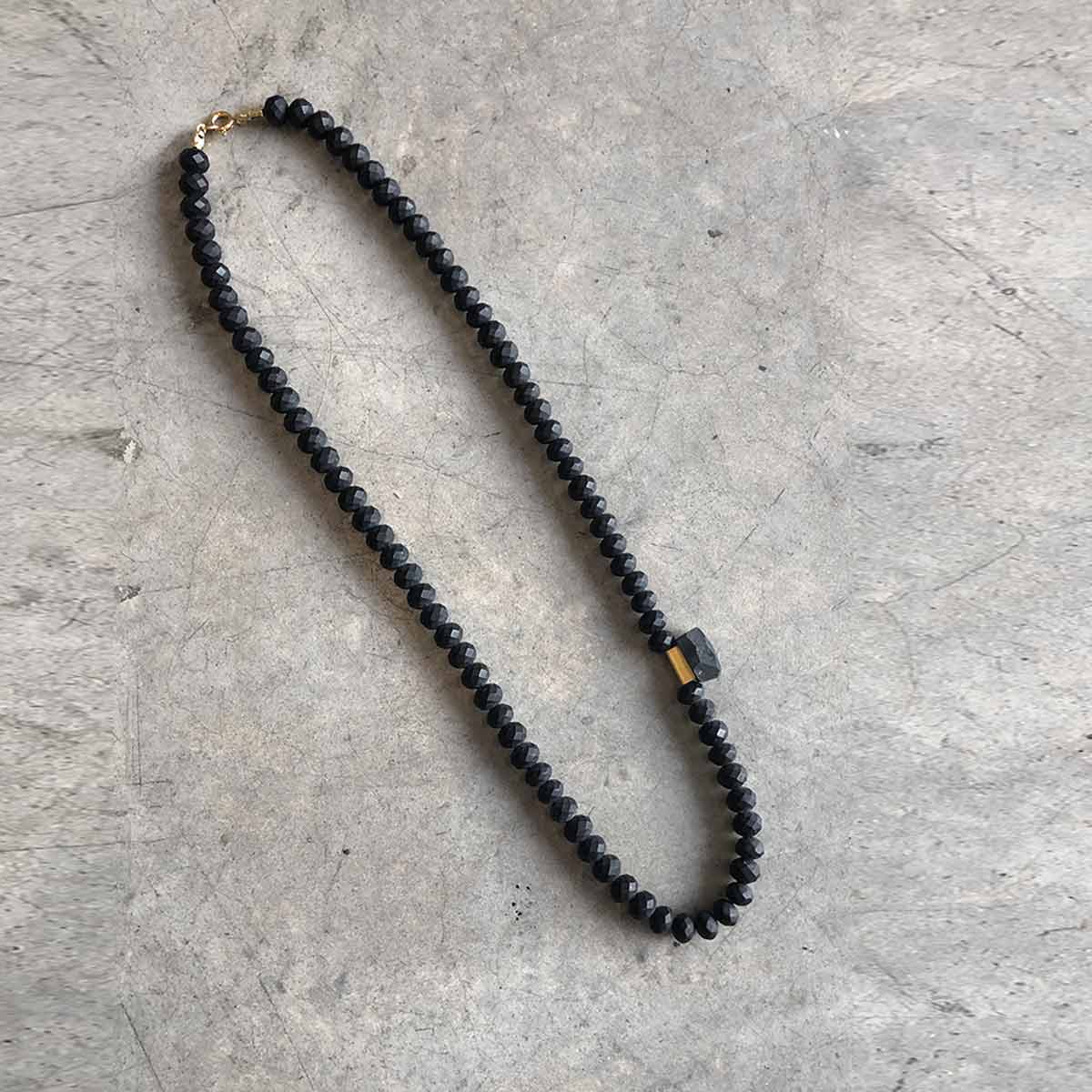 Large crystal beads necklace / שרשרת חרוזי קריסטל גדולים - studio oh design
