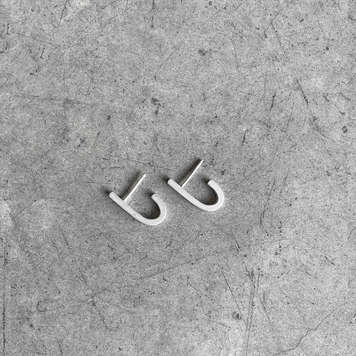 small narrow J earrings /  צרים קטנים J עגילי - studio oh design