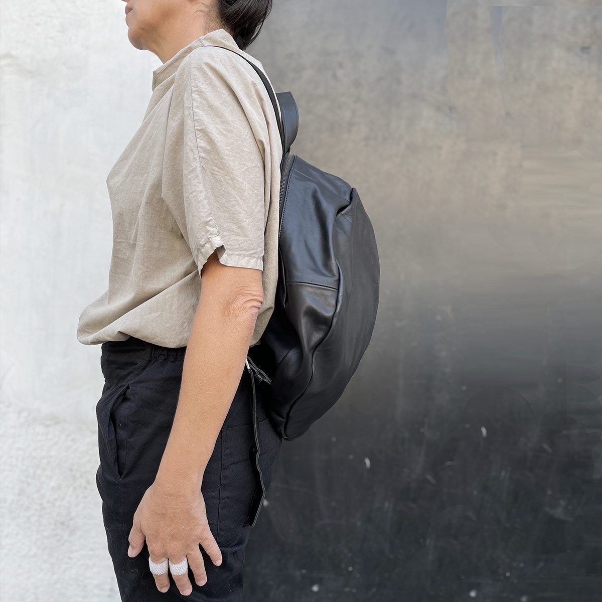 white plastic beads ring / טבעת חרוזי פלסטיק סרוגה שקופה - studio oh design